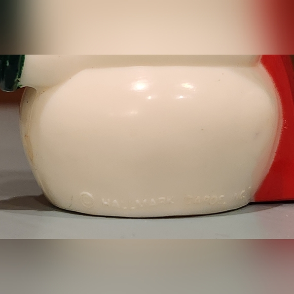 Vintage Hallmark Mr and Mrs Snowman Couple Salt and Pepper Shakers 1980s - Picture 3 of 8